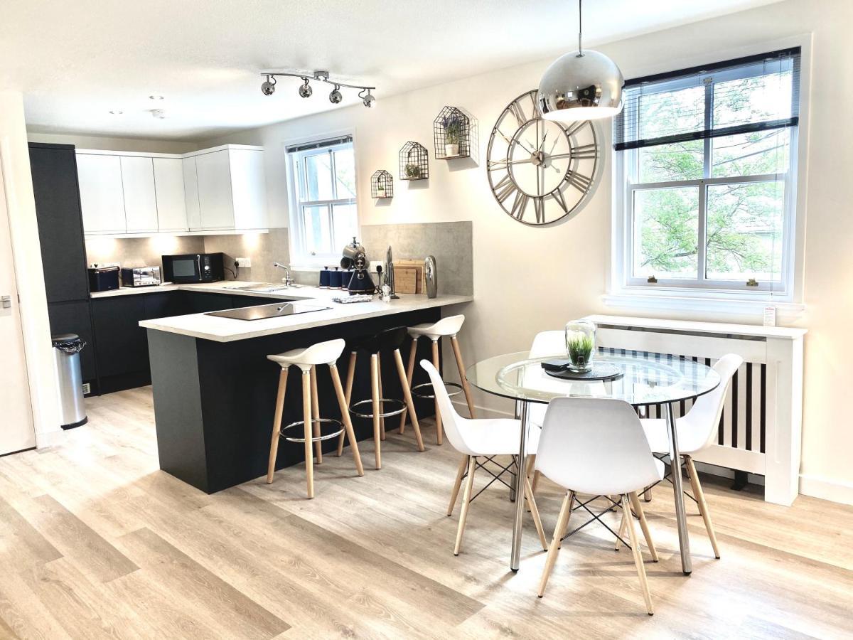 Stylish Central 2 Bedroom Apartment - Free Parking, Free Wifi Orkney Esterno foto