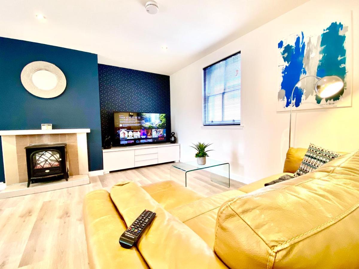 Stylish Central 2 Bedroom Apartment - Free Parking, Free Wifi Orkney Esterno foto