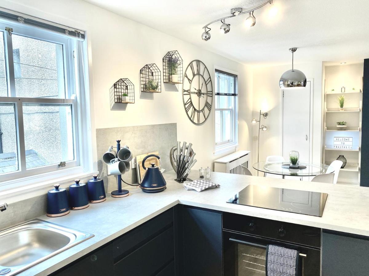 Stylish Central 2 Bedroom Apartment - Free Parking, Free Wifi Orkney Esterno foto